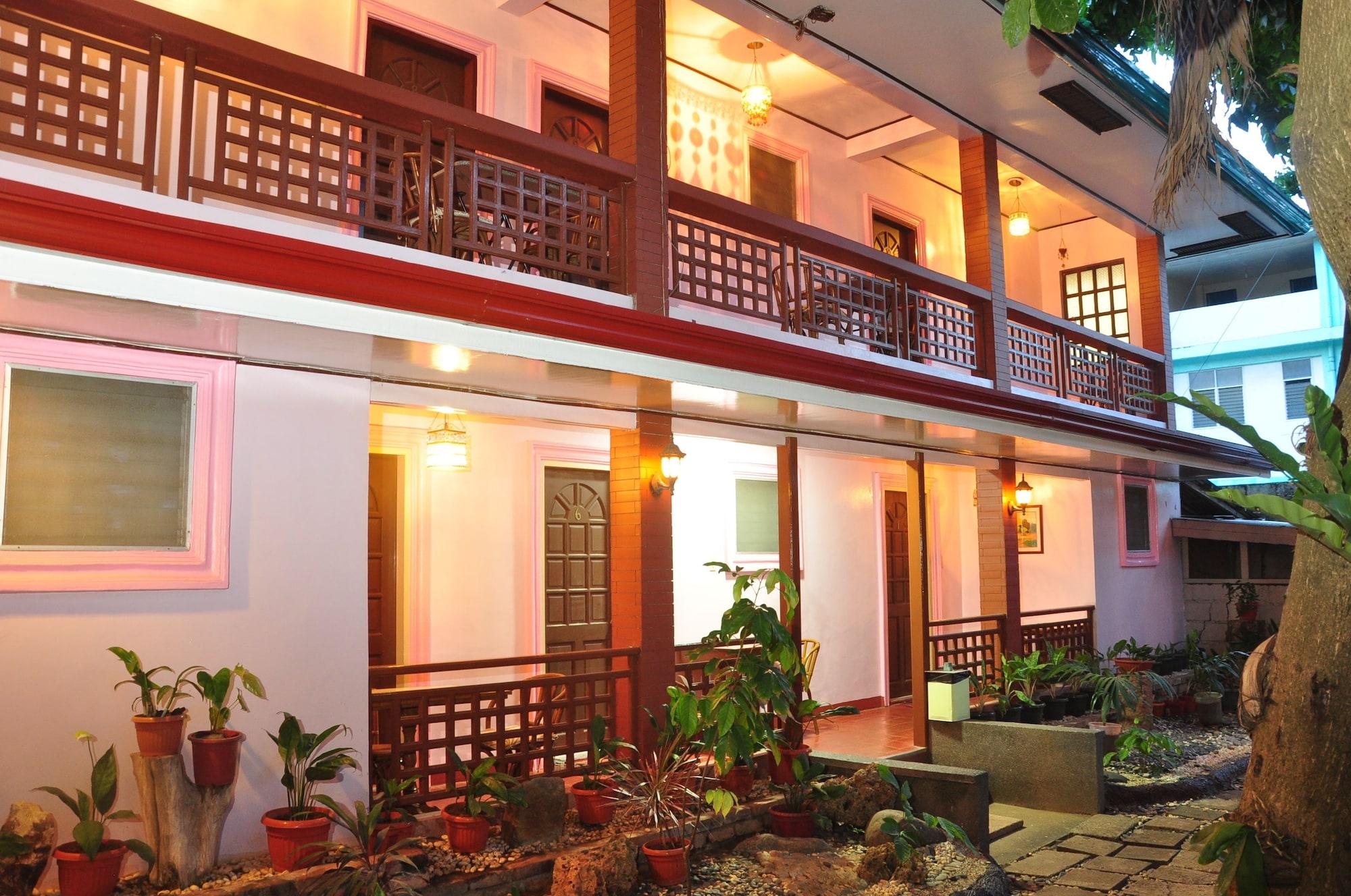 Lola Itang Pension House Tiniguiban Bagian luar foto