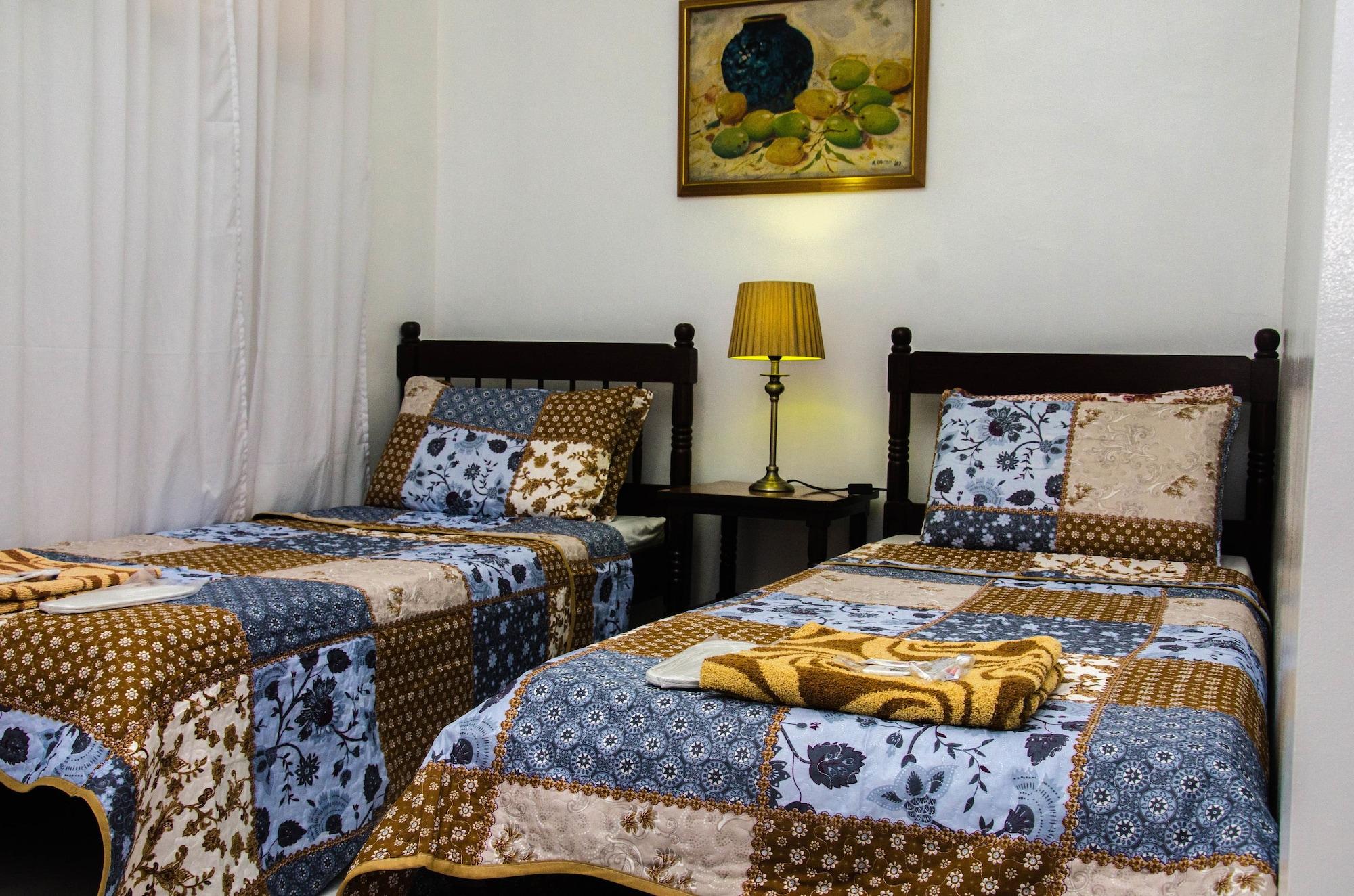 Lola Itang Pension House Tiniguiban Bagian luar foto