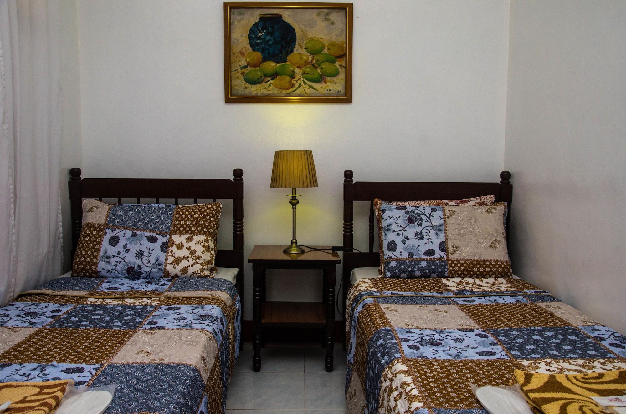 Lola Itang Pension House Tiniguiban Bagian luar foto