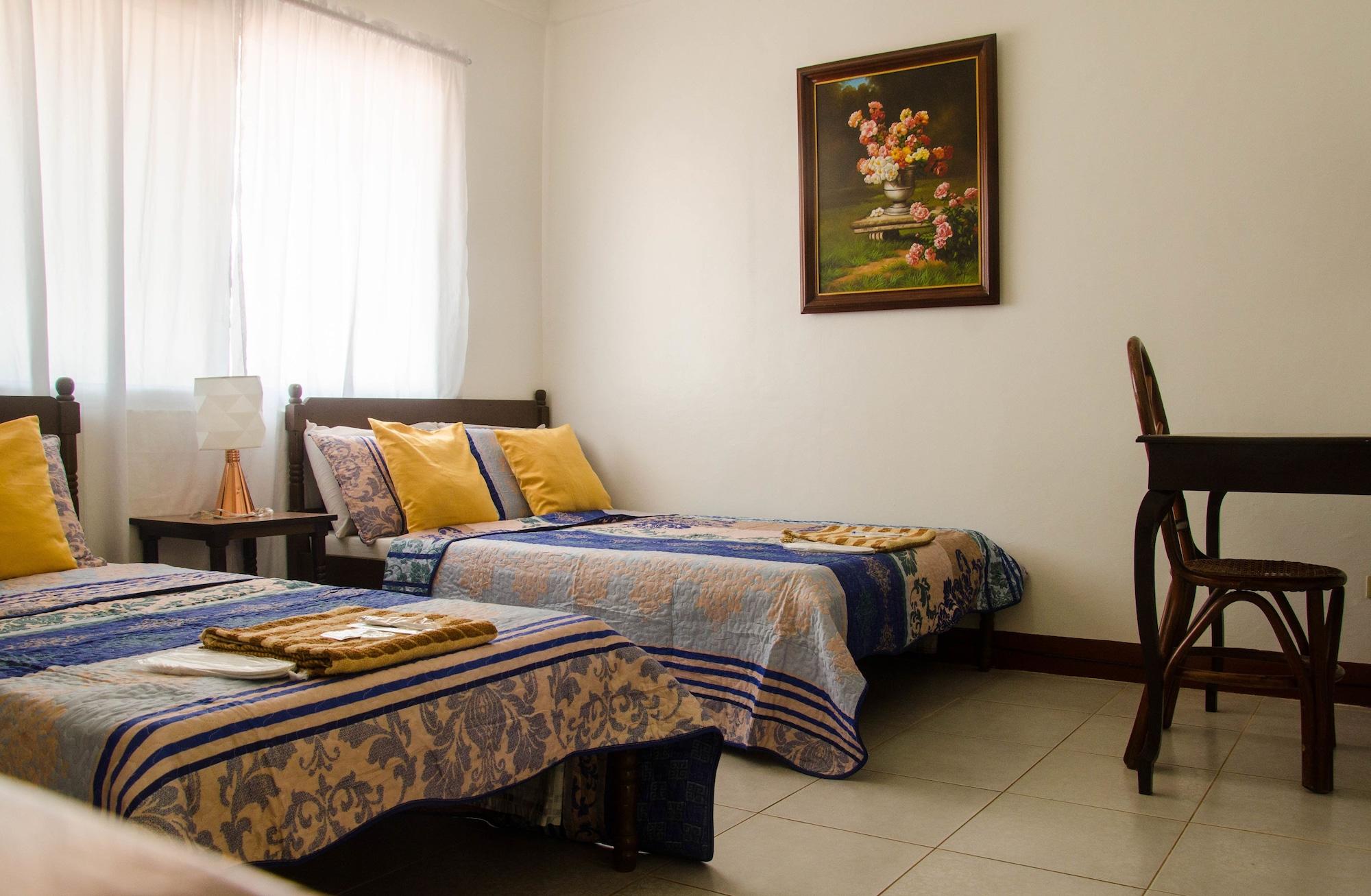 Lola Itang Pension House Tiniguiban Bagian luar foto
