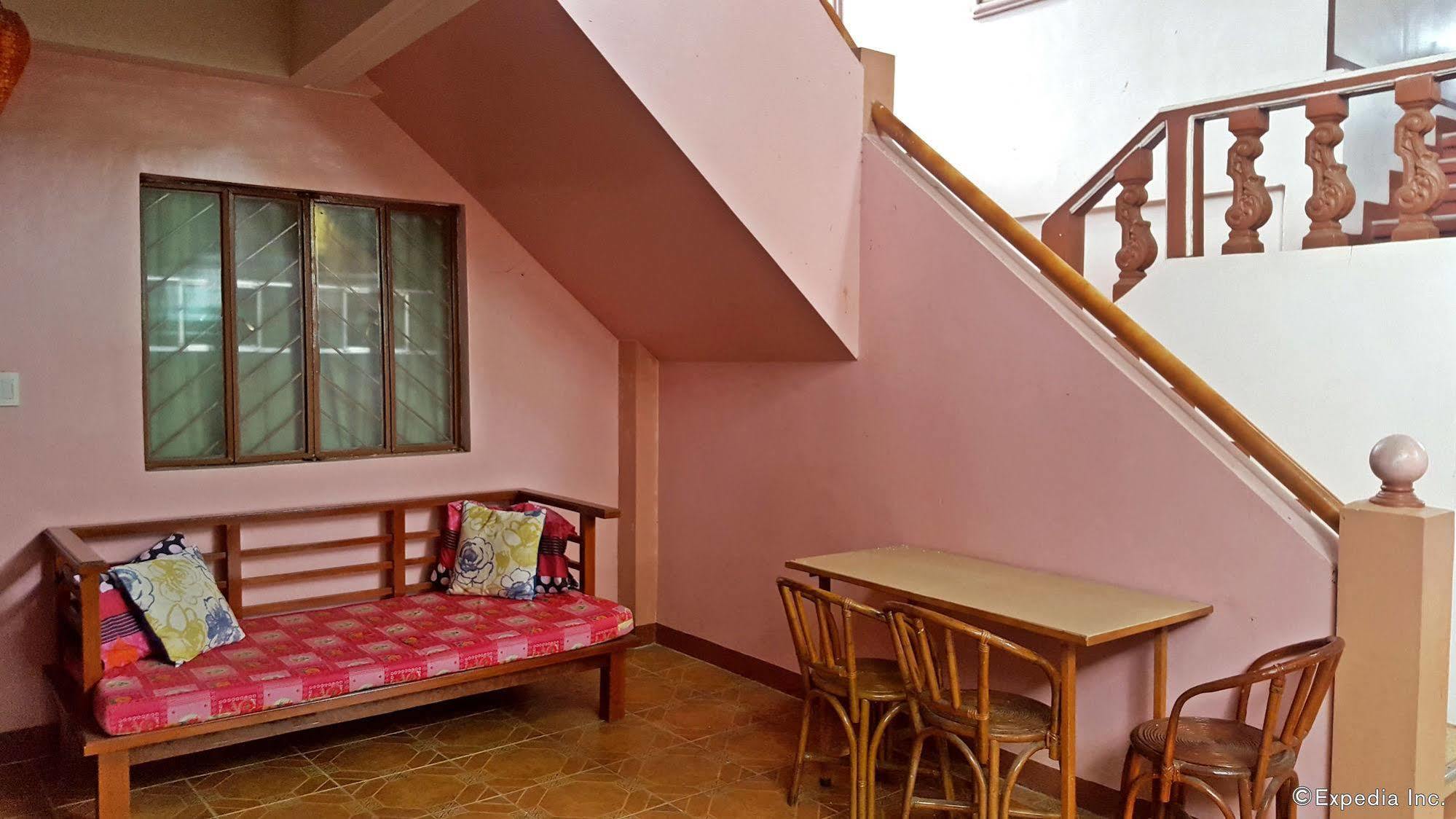 Lola Itang Pension House Tiniguiban Bagian luar foto