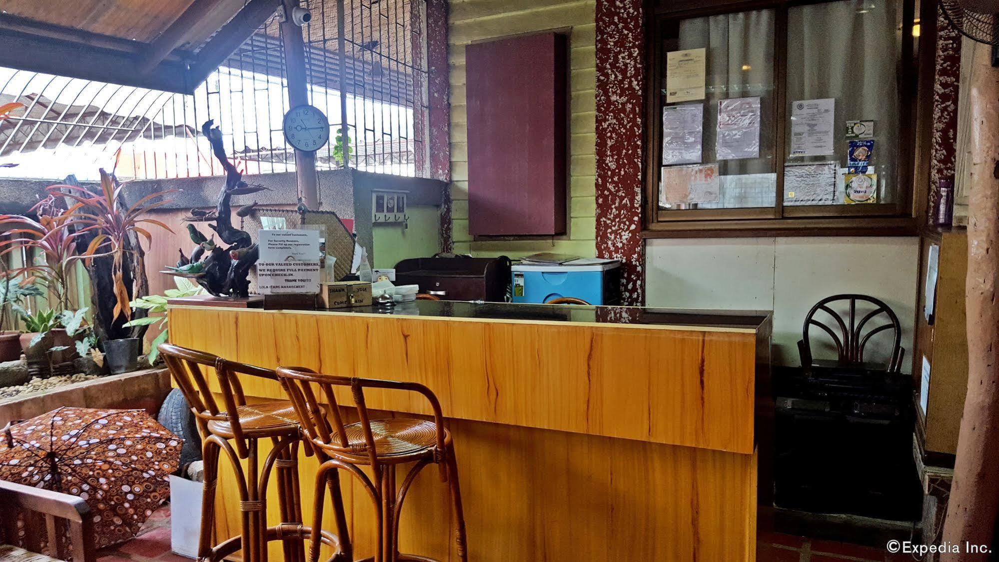 Lola Itang Pension House Tiniguiban Bagian luar foto