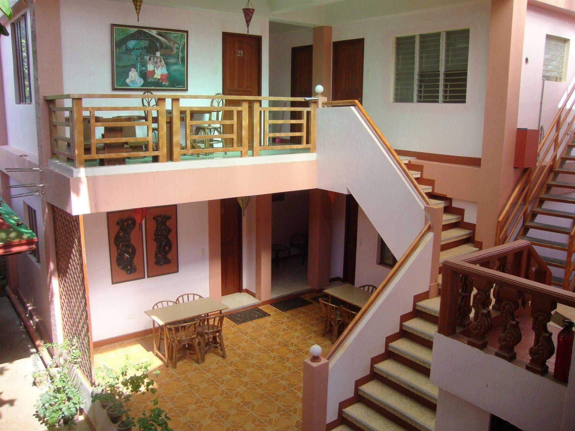 Lola Itang Pension House Tiniguiban Bagian luar foto