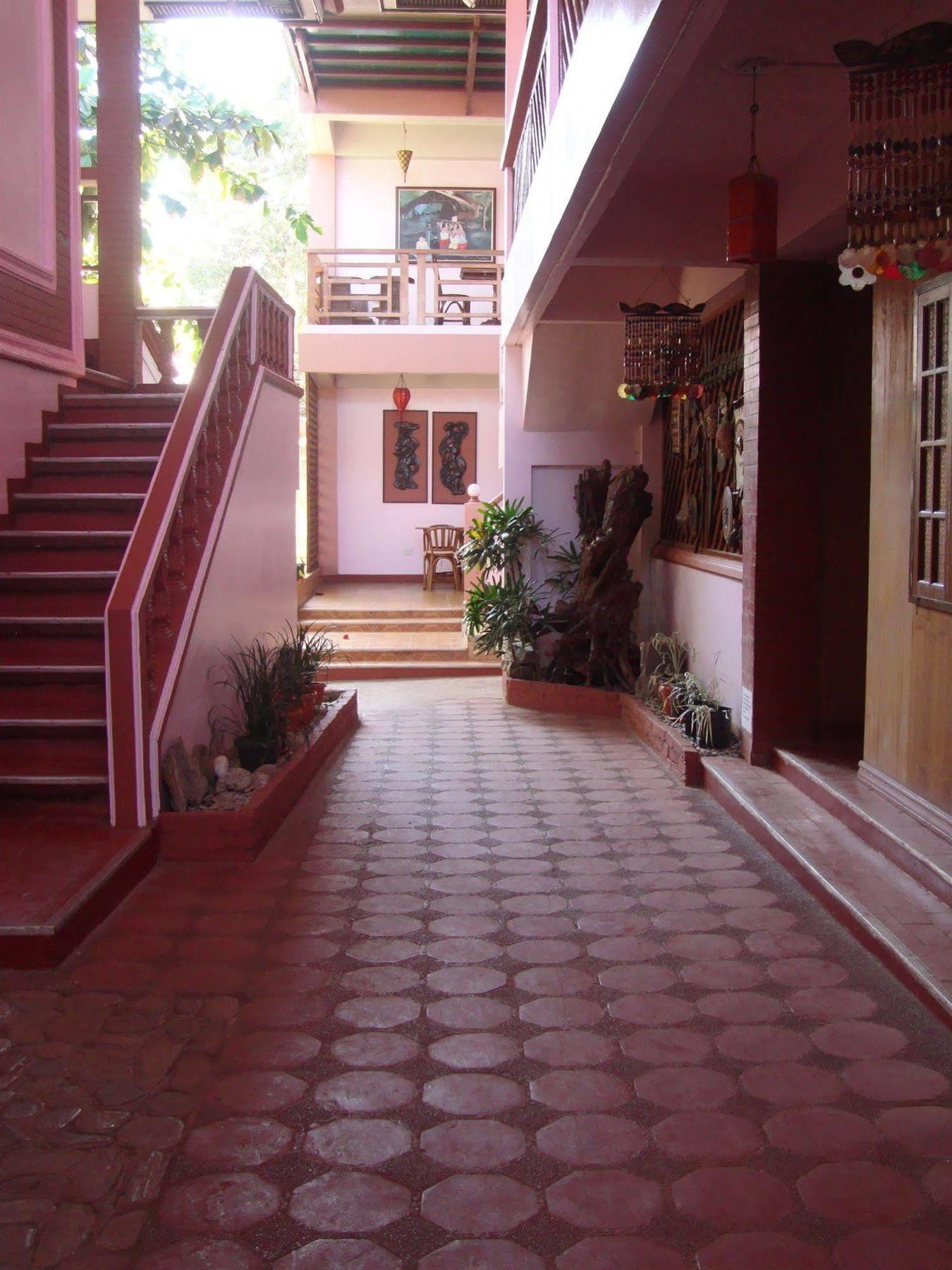 Lola Itang Pension House Tiniguiban Bagian luar foto