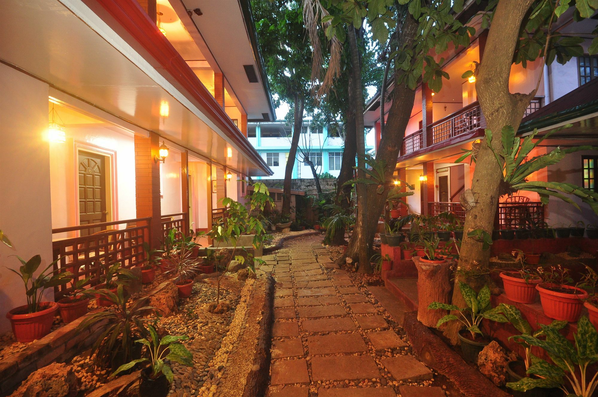 Lola Itang Pension House Tiniguiban Bagian luar foto