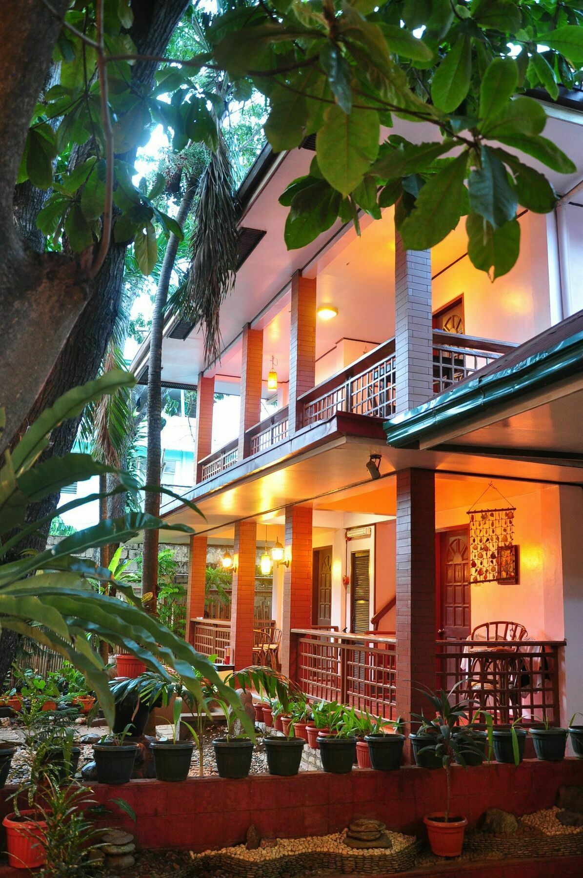 Lola Itang Pension House Tiniguiban Bagian luar foto