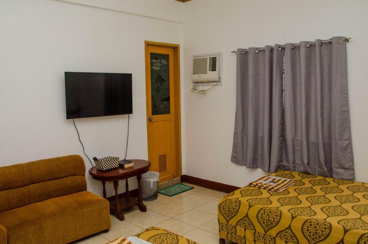 Lola Itang Pension House Tiniguiban Bagian luar foto